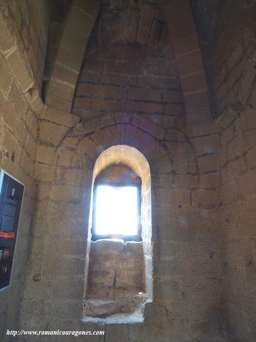VANOS Y DECORACIÓN DE LA SALA ALTA DE LA TORRE DEL REY